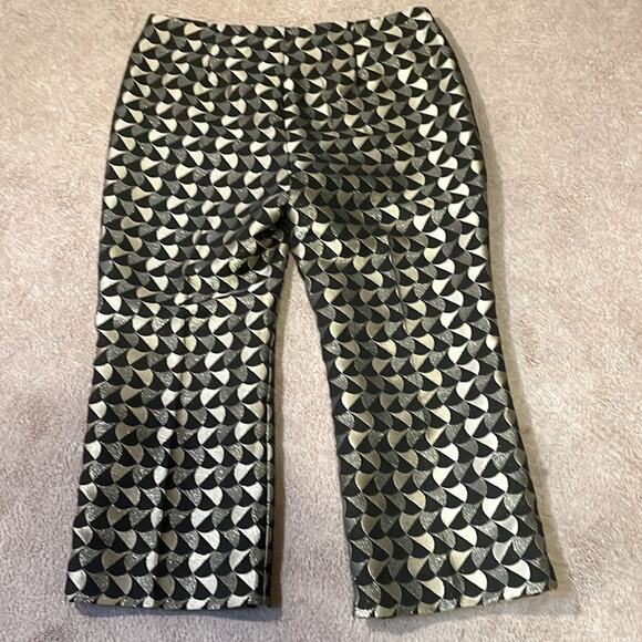 Ann Taylor Black and Gold Metallic Cropped Pant. 14P - Picture 4 of 5